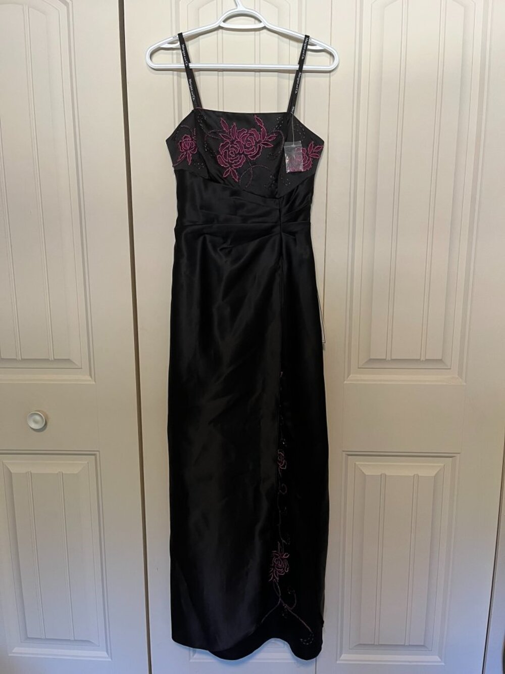 Morgan & Co Black Pink Floral Formal Gown Size 3/4 NWT